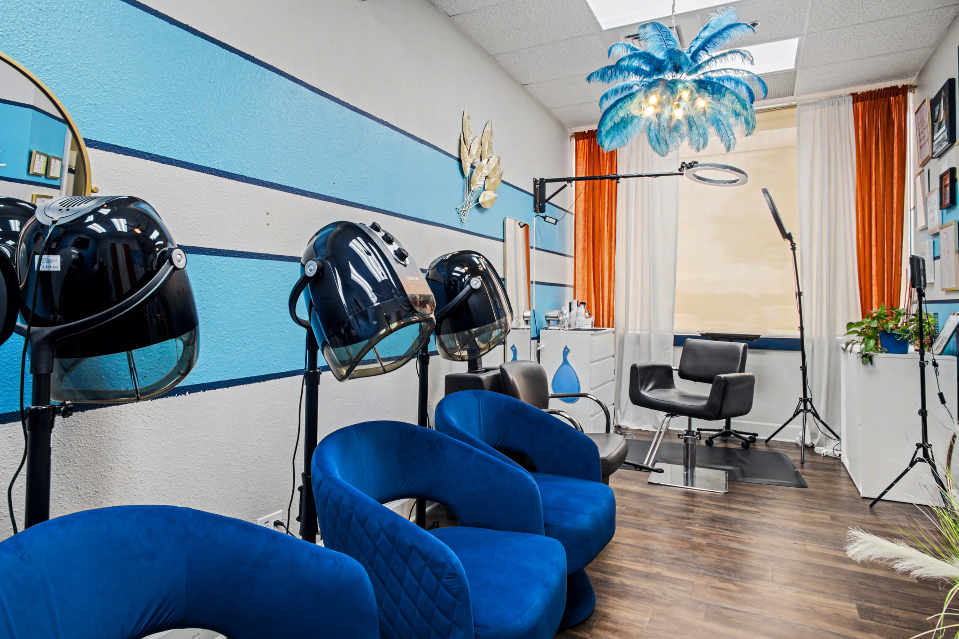 19 Salons by JC Allen